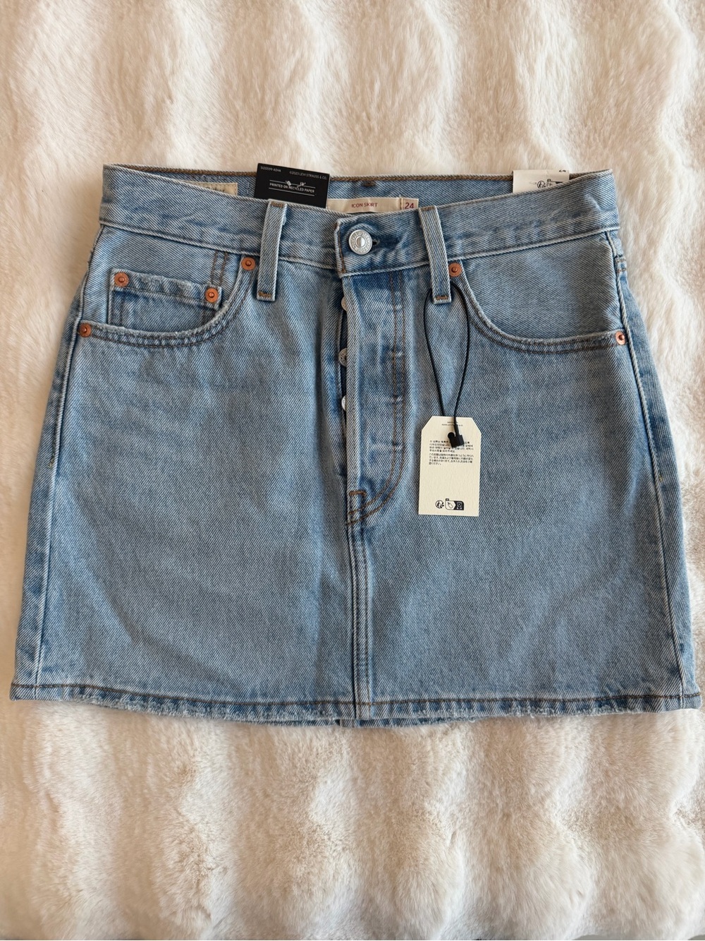 🆕 Levi's | Icon Skirt - Size 24.